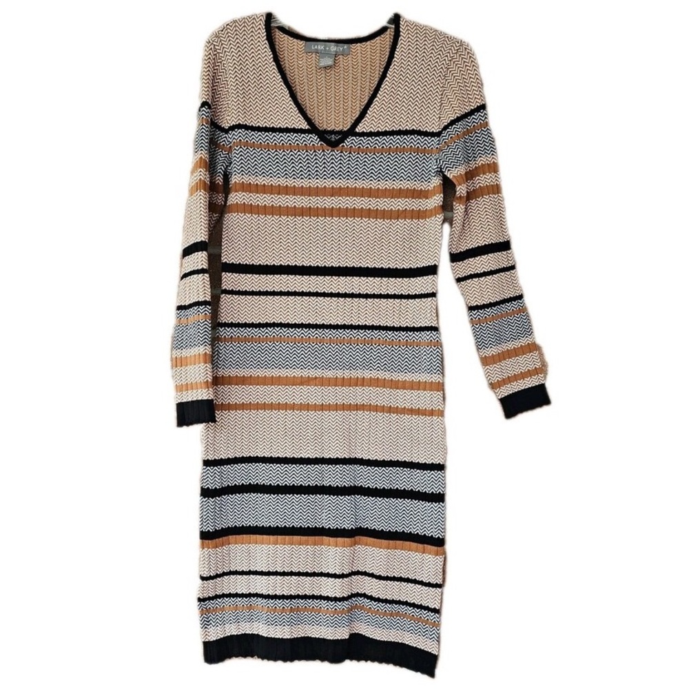 Lark + Grey nwt size large Multicolor Striped V-Neck knitted Dress